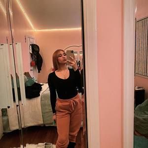 Meet your Posher, Angie